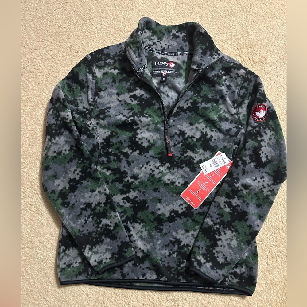 New with tag CANADA SIZE S authentic 100%